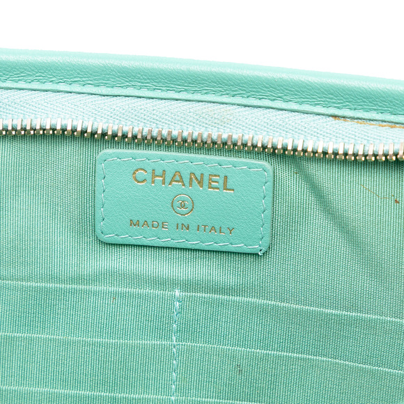 Pre-Loved Chanel Tweed PVC Logo Clutch - Picture 6 of 7